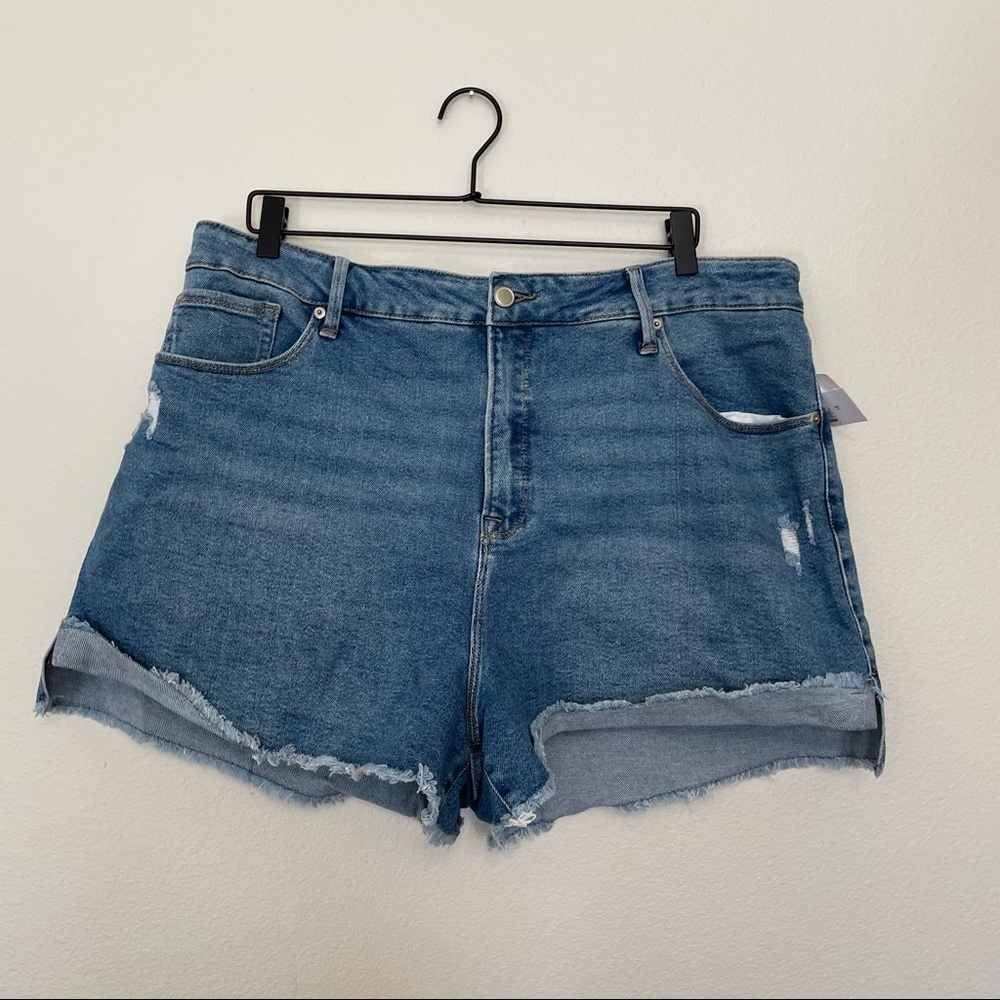 NWT good American good curve shorts sz.18 distressed cutoff